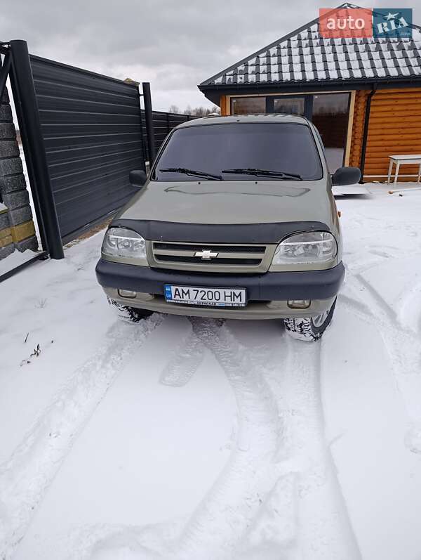 Внедорожник / Кроссовер Chevrolet Niva 2008 в Барановке