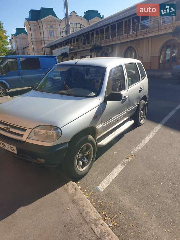 Chevrolet Niva 2005