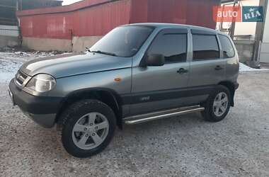 Внедорожник / Кроссовер Chevrolet Niva 2006 в Хороле