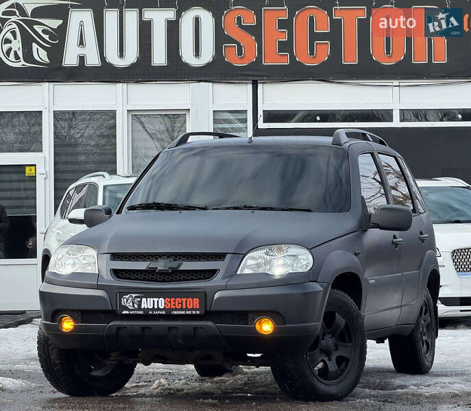 Внедорожник / Кроссовер Chevrolet Niva 2010 в Харькове