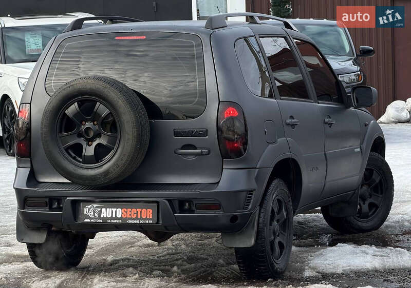 Внедорожник / Кроссовер Chevrolet Niva 2010 в Харькове