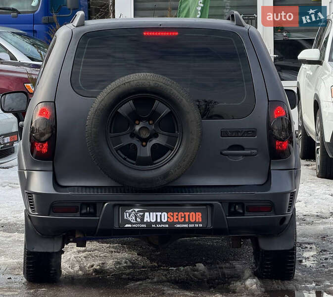 Внедорожник / Кроссовер Chevrolet Niva 2010 в Харькове