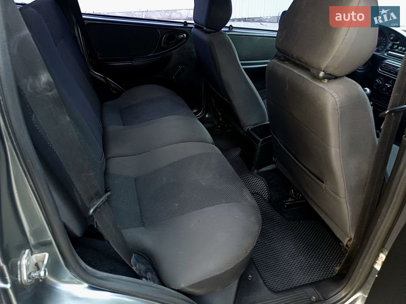 Внедорожник / Кроссовер Chevrolet Niva 2010 в Каменском