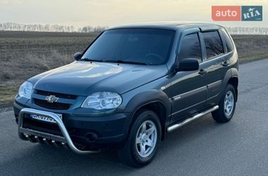 Внедорожник / Кроссовер Chevrolet Niva 2014 в Каменке