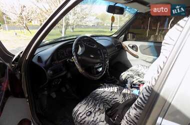 Позашляховик / Кросовер Chevrolet Niva 2005 в Оратові