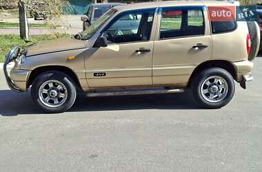 Позашляховик / Кросовер Chevrolet Niva 2004 в Броварах