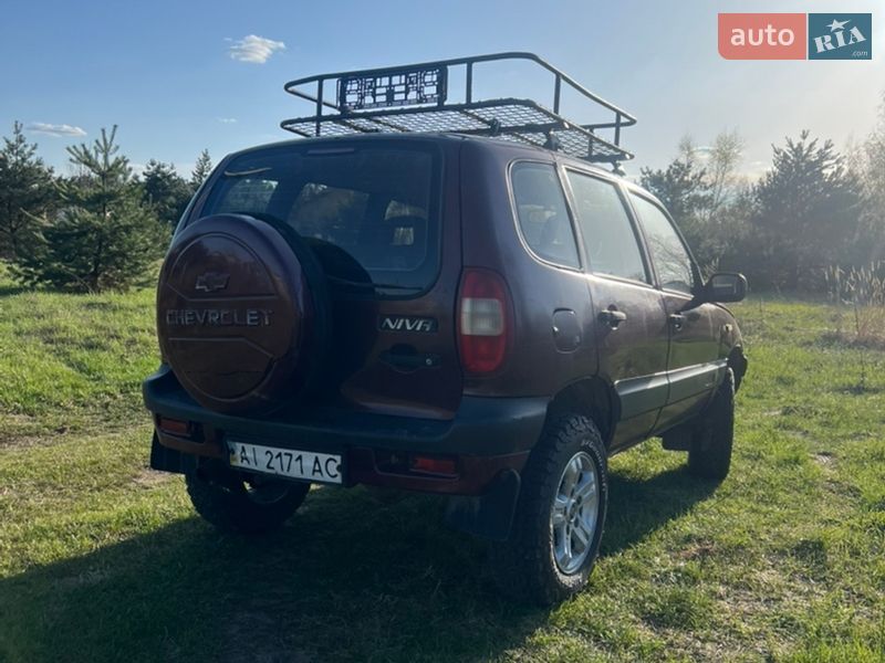 Внедорожник / Кроссовер Chevrolet Niva 2004 в Киеве