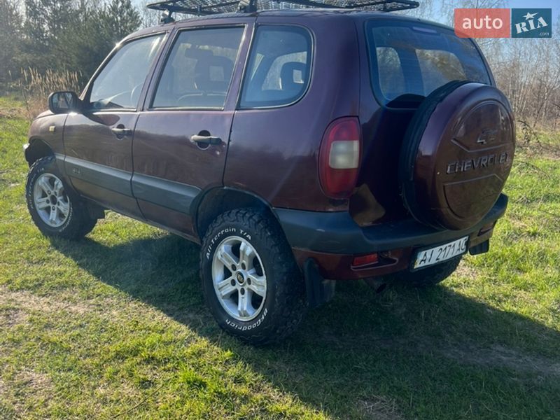 Внедорожник / Кроссовер Chevrolet Niva 2004 в Киеве