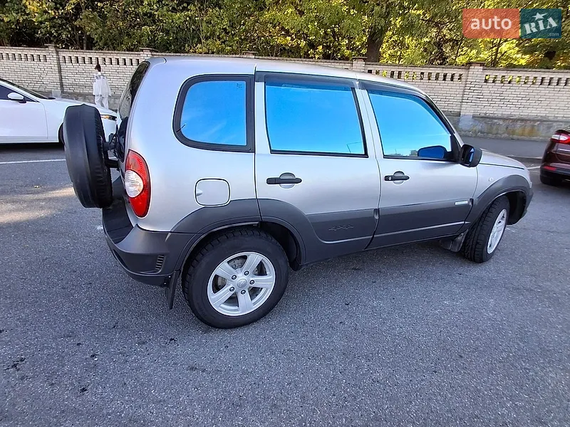 Chevrolet Niva 2011