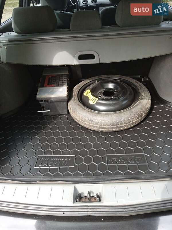 Універсал Chevrolet Nubira 2004 в Карлівці