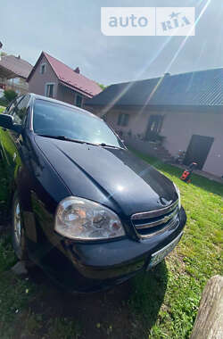 Седан Chevrolet Nubira 2004 в Тячеве