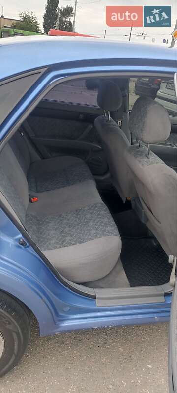 Седан Chevrolet Nubira 2004 в Киеве