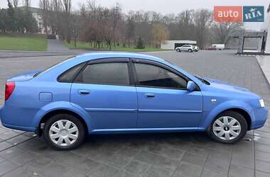 Седан Chevrolet Nubira 2004 в Світловодську