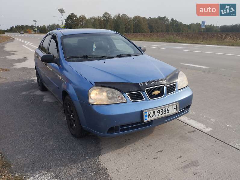 Седан Chevrolet Nubira 2004 в Малині