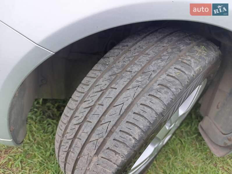 Седан Chevrolet Nubira 2006 в Кривом Роге