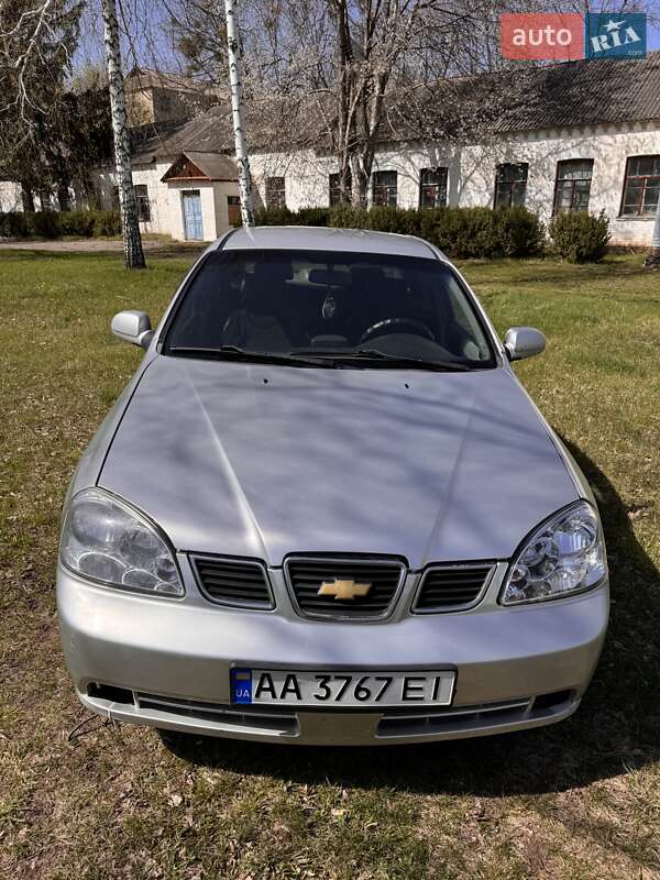 Седан Chevrolet Nubira 2004 в Теплике