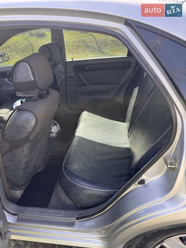 Седан Chevrolet Nubira 2004 в Теплике