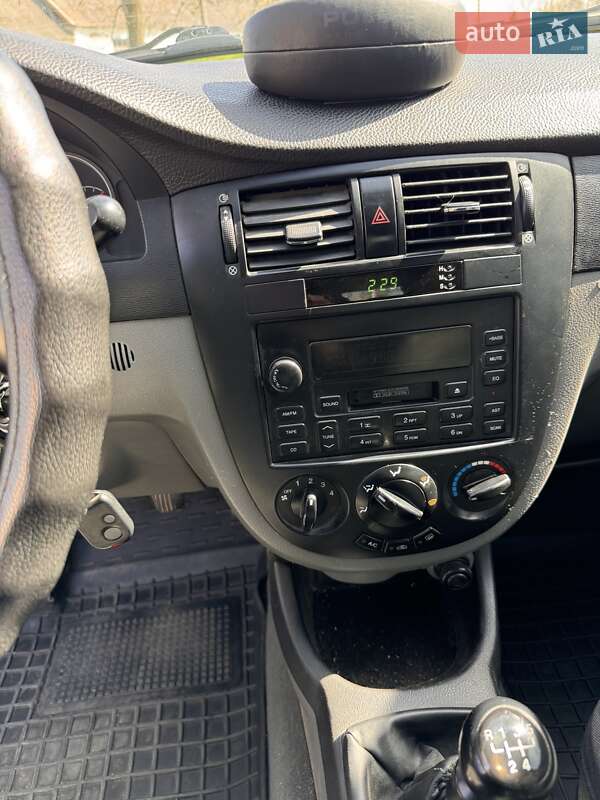 Седан Chevrolet Nubira 2004 в Теплике