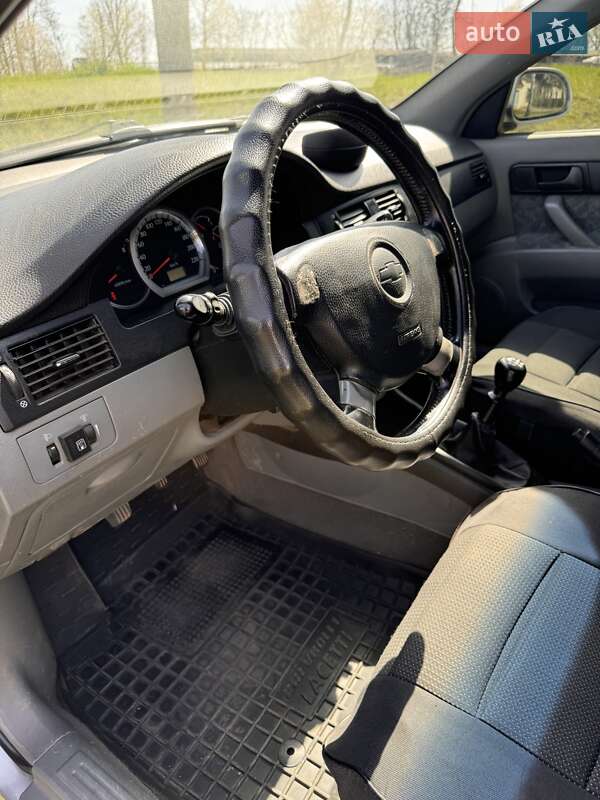 Седан Chevrolet Nubira 2004 в Теплике