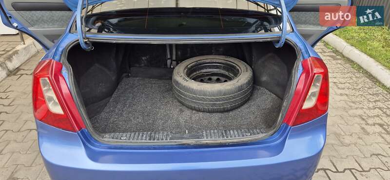 Седан Chevrolet Nubira 2004 в Хмельницком