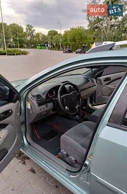 Универсал Chevrolet Nubira 2006 в 