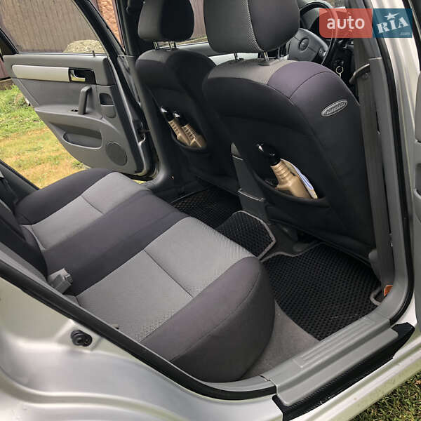 Седан Chevrolet Nubira 2005 в Жидачове