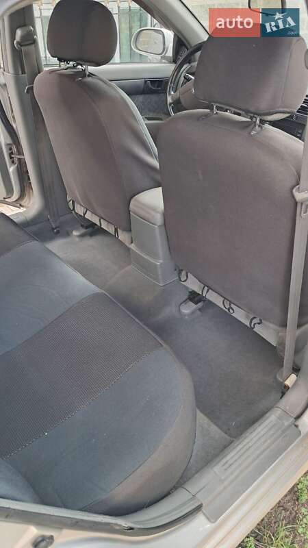 Седан Chevrolet Nubira 2004 в Изюме