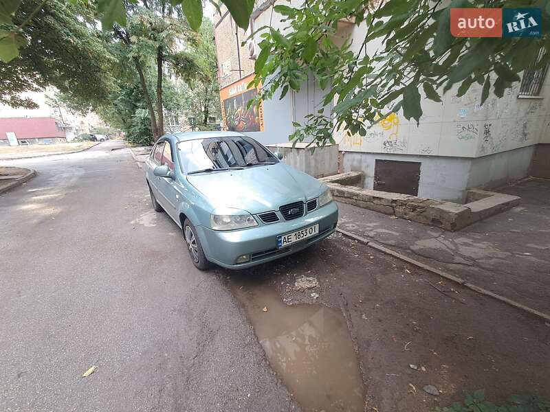 Седан Chevrolet Nubira 2004 в Кривом Роге