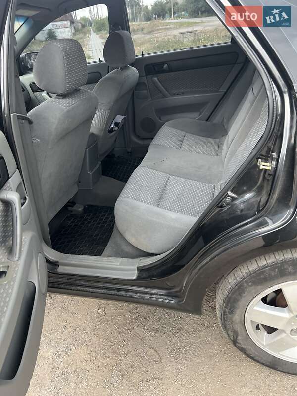 Седан Chevrolet Nubira 2004 в Вольнянске