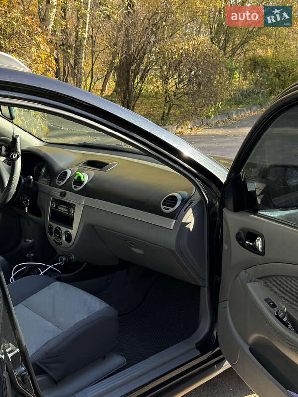 Универсал Chevrolet Nubira 2010 в Волочиске