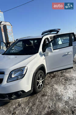 Минивэн Chevrolet Orlando 2012 в 