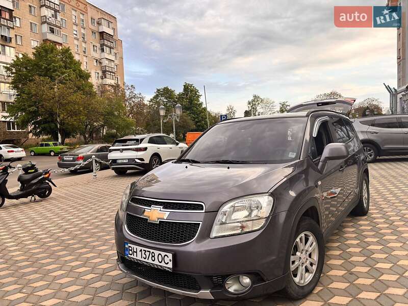 Минивэн Chevrolet Orlando 2011 в 