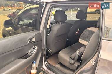Минивэн Chevrolet Orlando 2011 в 