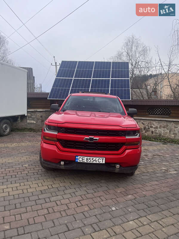 Пикап Chevrolet Silverado 2016 в Путиле