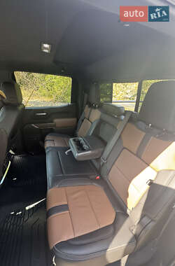 Пикап Chevrolet Silverado 2021 в 