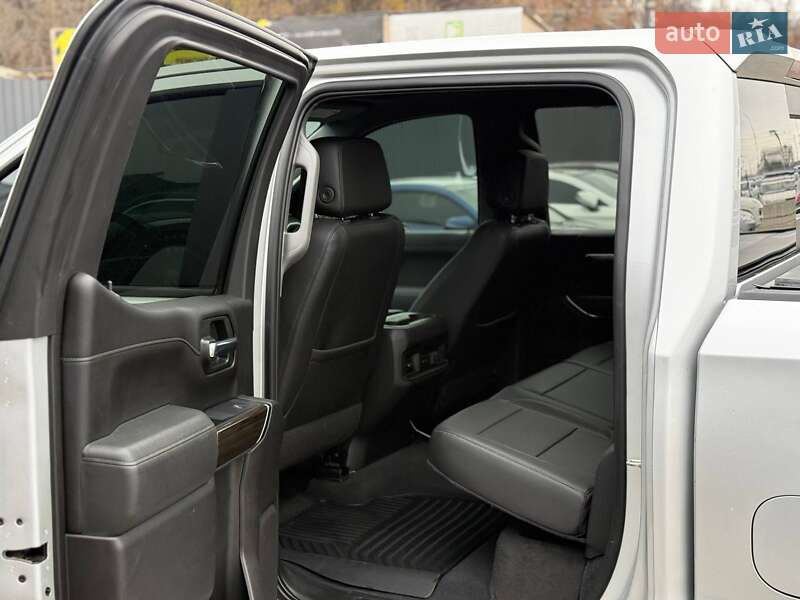 Пикап Chevrolet Silverado 2020 в Киеве