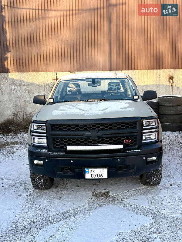 Пикап Chevrolet Silverado 2015 в Ровно