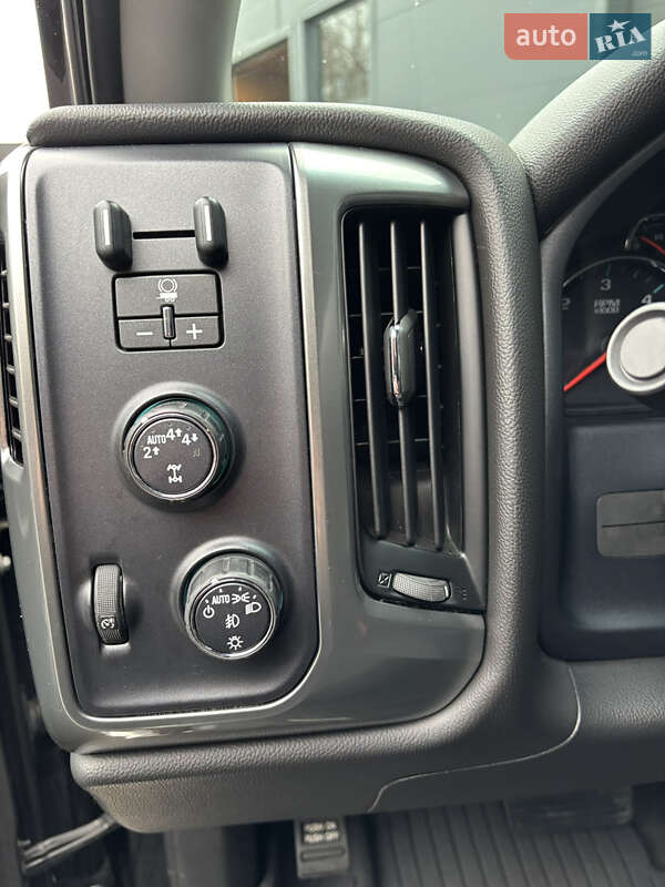 Пикап Chevrolet Silverado 2018 в Киеве фото 29 Пикап Chevrolet Silverado 2018 в Киеве