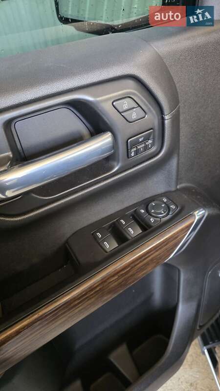 Пикап Chevrolet Silverado 2021 в Ходорове