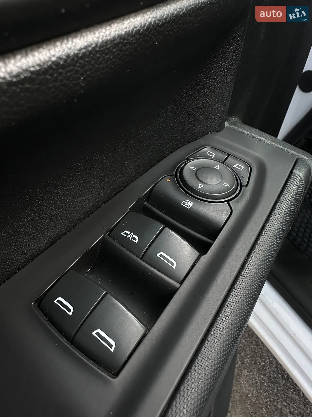 2019 Chevrolet Silverado - мініатюра 28