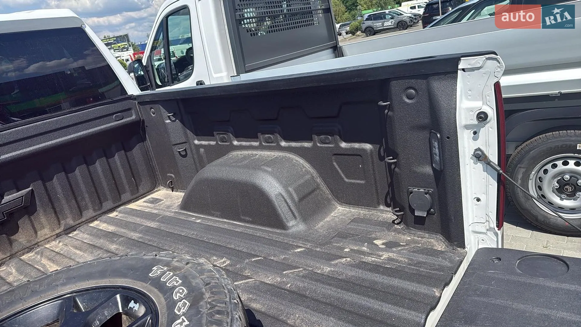 2020 Chevrolet Silverado - мініатюра 17