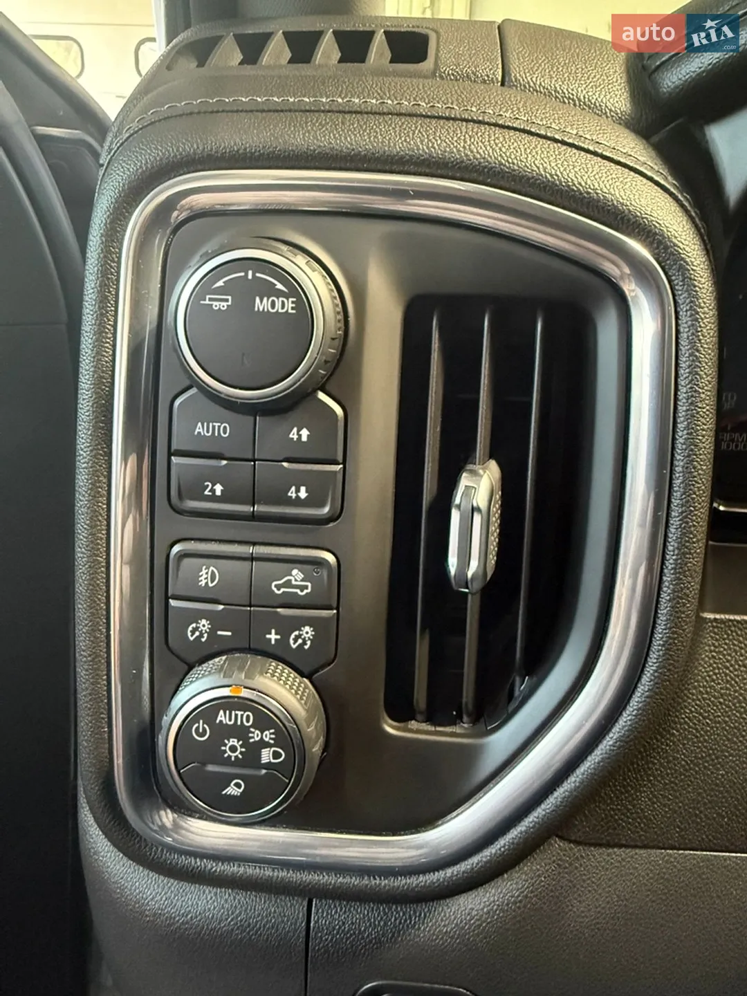 2020 Chevrolet Silverado - мініатюра 26