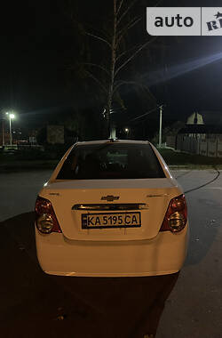 Седан Chevrolet Sonic 2015 в Киеве