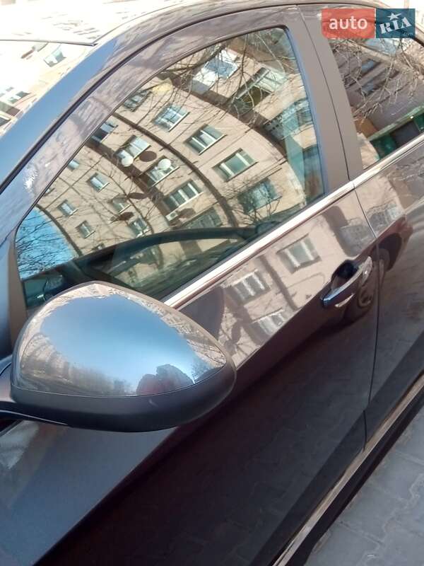Седан Chevrolet Sonic 2016 в Кривом Роге