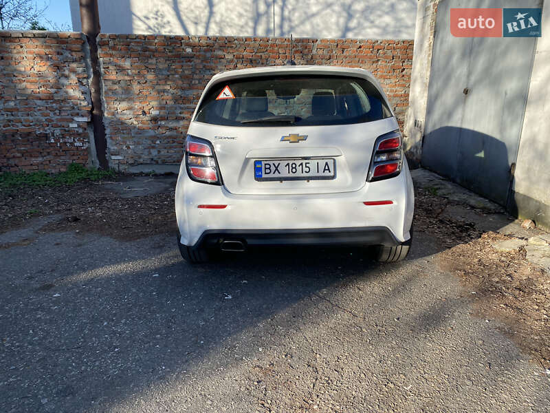 Хэтчбек Chevrolet Sonic 2020 в Хмельницком