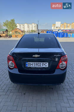 Седан Chevrolet Sonic 2014 в 