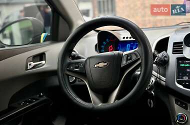 Седан Chevrolet Sonic 2012 в 