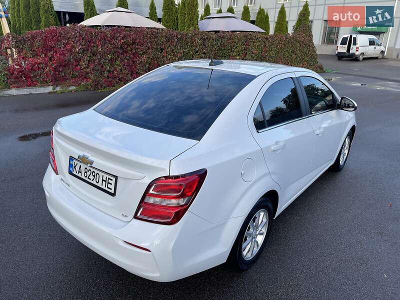Седан Chevrolet Sonic 2017 в Киеве