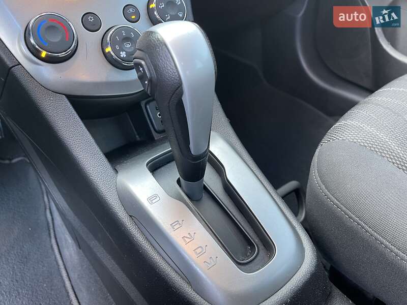 Седан Chevrolet Sonic 2017 в Киеве