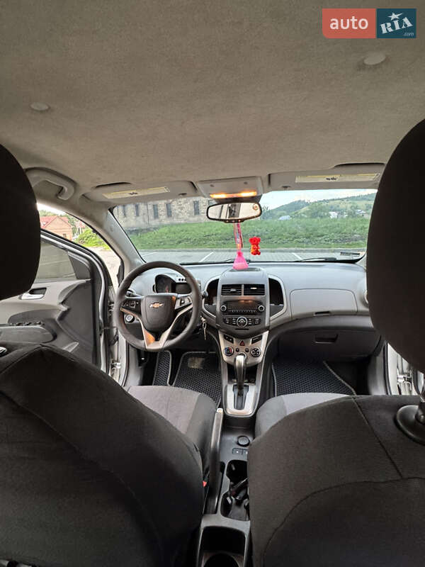 Хэтчбек Chevrolet Sonic 2011 в Тернополе